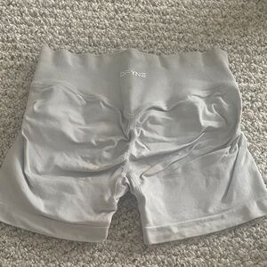 DFYNE Women's Impact Shorts Lunar Rock 4.5